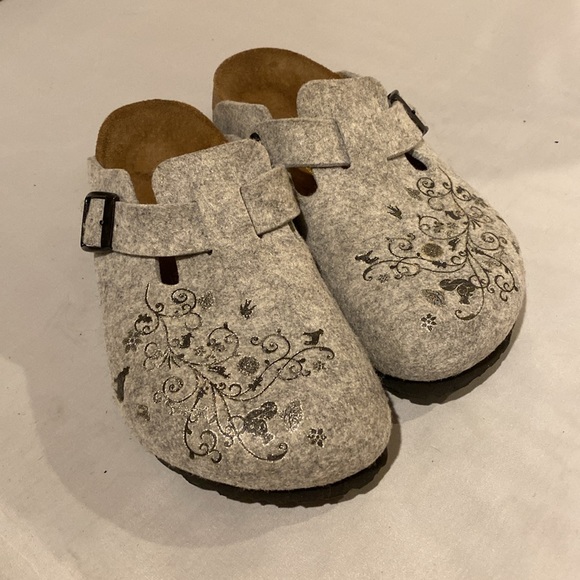 Women’s light tan/silver Papillio  Birkenstocks size 37 NWOT - Picture 5 of 8